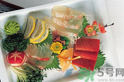 生魚(yú)片的做法是什么？如何自制生魚(yú)片？