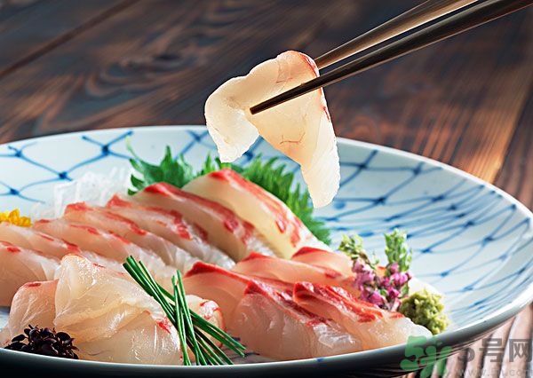 生魚(yú)片的做法是什么？如何自制生魚(yú)片？