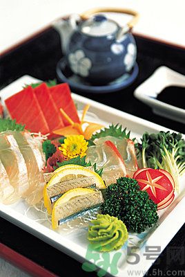 生魚(yú)片的做法是什么？如何自制生魚(yú)片？