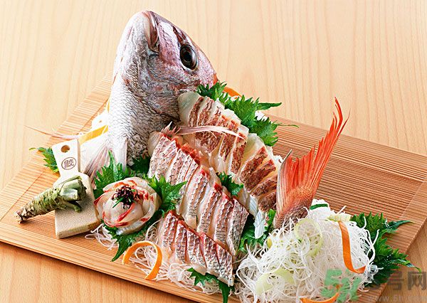 生魚(yú)片的做法是什么？如何自制生魚(yú)片？