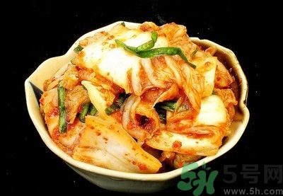 白菜隔夜了還能吃嗎？白菜隔夜怎么吃？