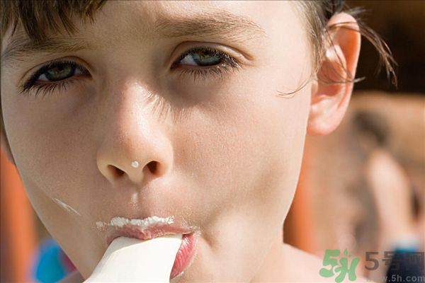 運動后能吃冰淇淋嗎？晚上運動后吃冰淇淋會胖嗎？