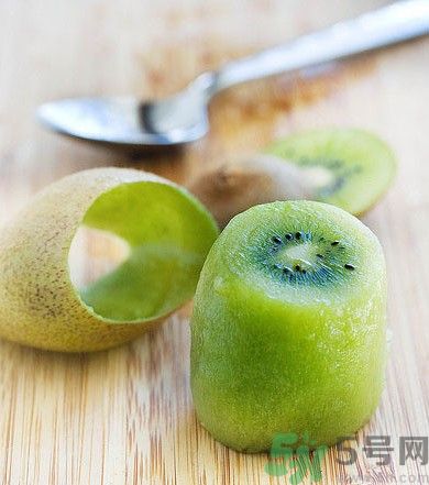 喉嚨痛可以吃獼猴桃嗎？喉嚨痛吃獼猴桃會(huì)怎么樣？