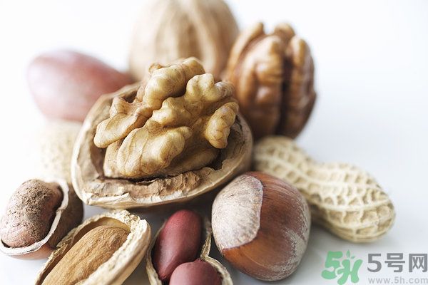 吃堅(jiān)果有什么好處？吃堅(jiān)果要注意什么？