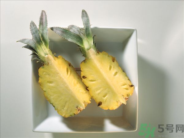 菠蘿可以和桃子一起吃嗎？菠蘿和桃子一起吃可以嗎？