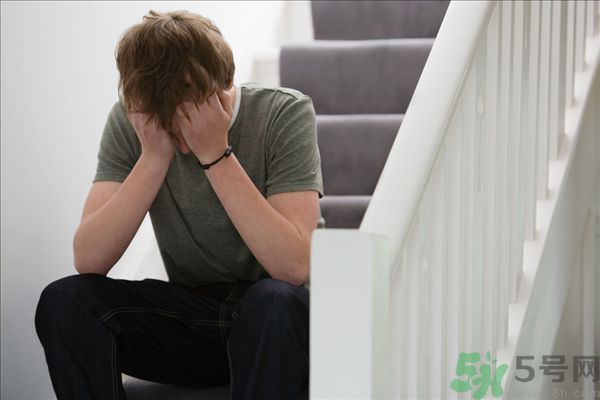 一生氣就流眼淚是怎么回事？生氣流淚怎么辦？