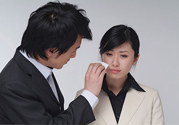 一生氣就流眼淚是怎么回事？生氣流淚怎么辦？