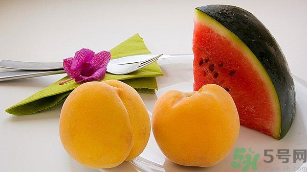 咳嗽能吃桃子嗎？咳嗽吃桃子好嗎？