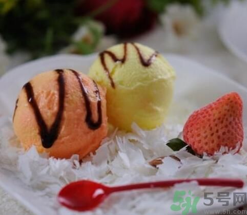 吃冰淇淋會(huì)上火嗎？吃冰淇淋長(zhǎng)痘是怎么回事？