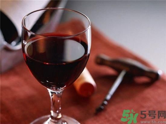 喝紅酒可以美容嗎？喝紅酒有什么好處？