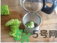 苦瓜泡水喝有什么好處？苦瓜泡水喝好嗎？