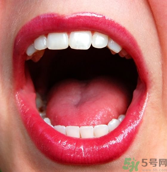 嘴里有潰瘍?cè)趺崔k？口腔潰瘍吃什么好？