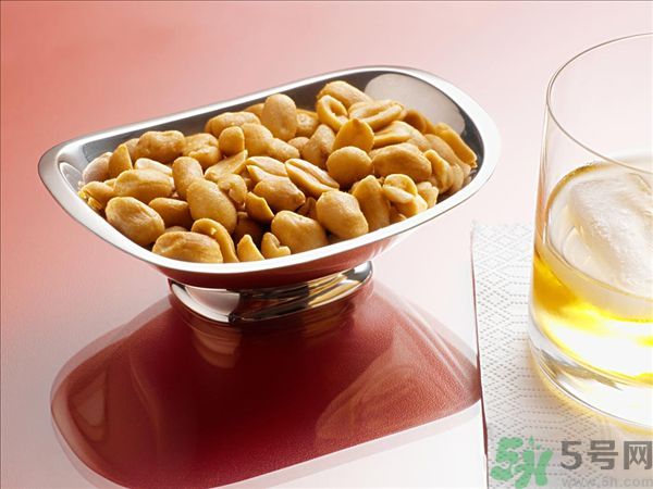 姬松茸燉豬蹄能放花生嗎？姬松茸燉豬蹄的做法？