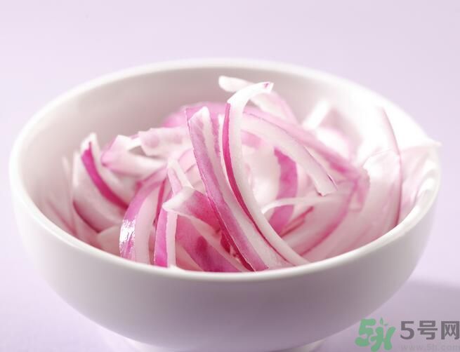 洋蔥可以生吃嗎？洋蔥生吃有什么好處？