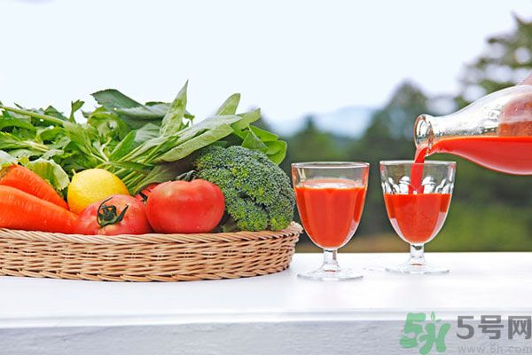 蔬菜汁可以使皮膚變白嗎？蔬菜汁加熱能當(dāng)護(hù)膚水用嗎？