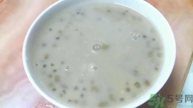 紅色的綠豆湯能喝嗎？綠豆湯變紅還能喝嗎？
