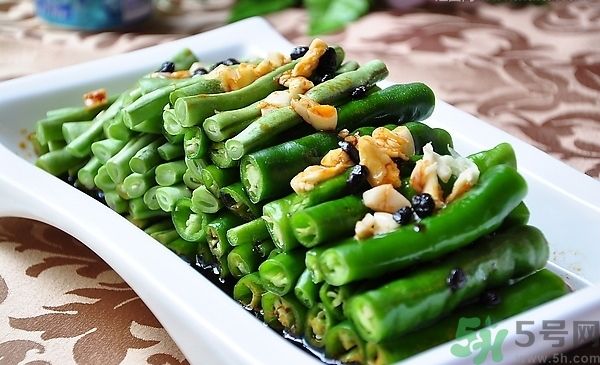 四季豆早期中毒的癥狀有哪些？吃四季豆中毒了怎么辦？