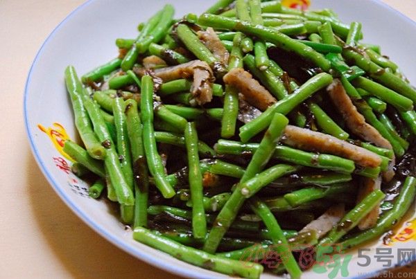 豆角沒熟可以吃嗎？吃沒熟的豆角會(huì)中毒嗎？