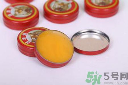 清涼油弄到眼睛里有什么危害？清涼油弄到眼睛里怎么辦？