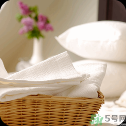 衣服上沾到油漬怎么洗干凈？衣服上有油漬要怎么辦？