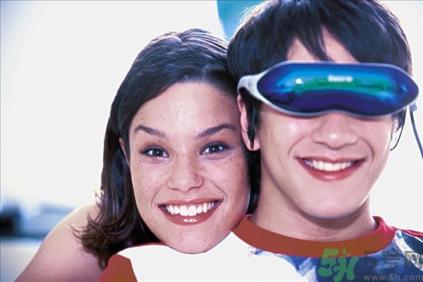 4k vr眼鏡對(duì)眼睛有損傷嗎？4k vr眼鏡對(duì)眼睛危害有哪些