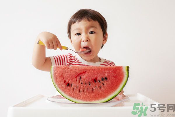 西瓜放冰箱可以放幾天？西瓜放冰箱隔夜能吃嗎？
