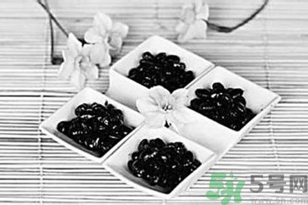 黑豆可以和牛奶一起煮嗎？黑豆和牛奶可以一起吃嗎？