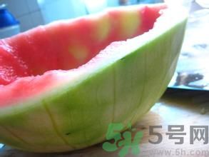 西瓜皮能敷臉嗎？怎么用西瓜皮敷臉？