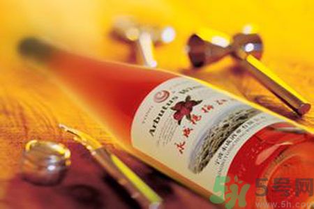 楊梅酒用的什么酒做的？楊梅酒有多少度？