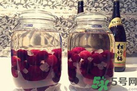 楊梅酒要泡多久？楊梅酒的保質(zhì)期是多久？