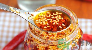 夏天辣椒油要放冰箱嗎？辣椒油可以放冰箱嗎？