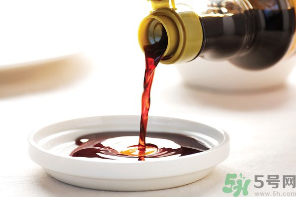 夏天醬油要不要放冰箱？醬油可不可以放冰箱？