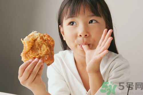 兒童減肥吃什么好？?jī)和允裁纯梢詼p肥？