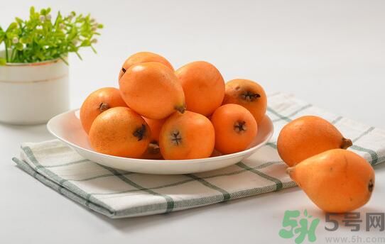 經(jīng)期可以吃枇杷嗎？經(jīng)期吃枇杷會(huì)不會(huì)肚子痛？