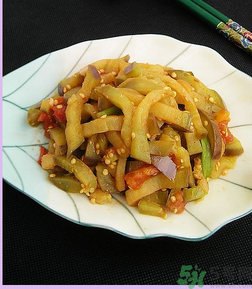 炒茄子發(fā)黑怎么辦？炒茄子怎么才能不發(fā)黑？