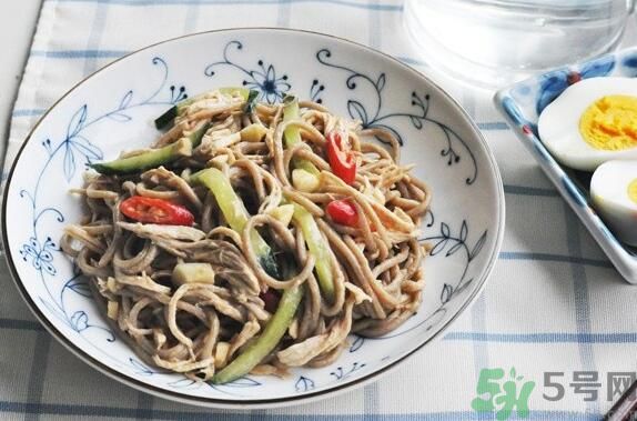 蕎麥怎么做成面條？蕎麥面條怎么做好吃？