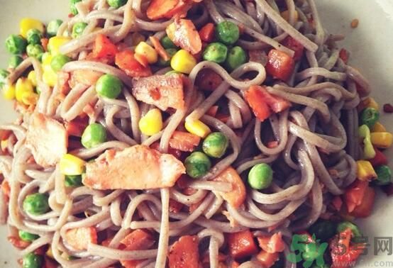 蕎麥怎么做成面條？蕎麥面條怎么做好吃？