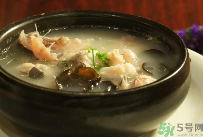 夏天吃魚(yú)會(huì)上火嗎？夏天上火能吃魚(yú)嗎？