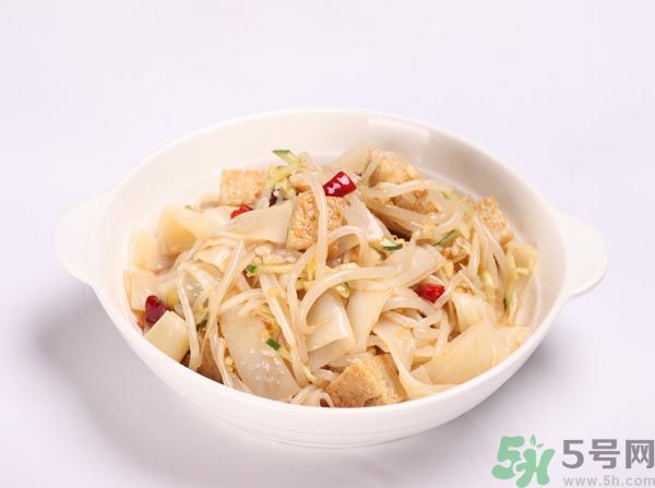 吃消炎藥還能吃涼皮涼面嗎？吃消炎藥吃涼皮會(huì)怎么樣？