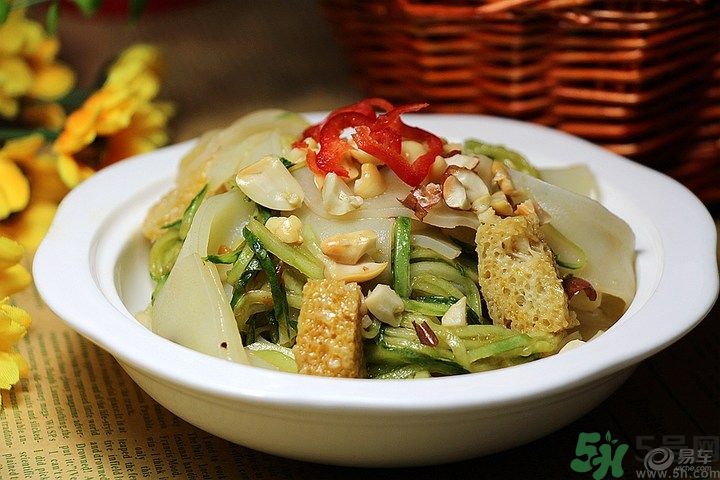 吃消炎藥還能吃涼皮涼面嗎？吃消炎藥吃涼皮會(huì)怎么樣？