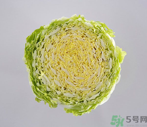 包菜外面爛了還能吃嗎？包菜里面有花可以吃嗎？