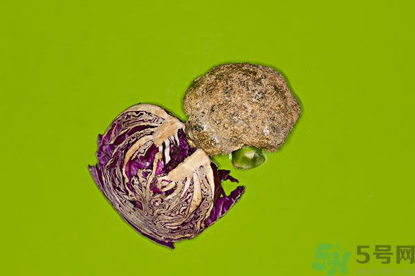 包菜外面爛了還能吃嗎？包菜里面有花可以吃嗎？