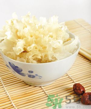 哈密瓜可以和銀耳一起煮嗎？哈密瓜可以和銀耳一起吃嗎？