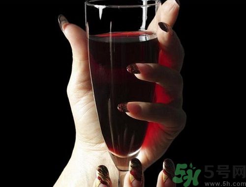 備孕期間女性能喝酒嗎？備孕的女性可以喝酒嗎？
