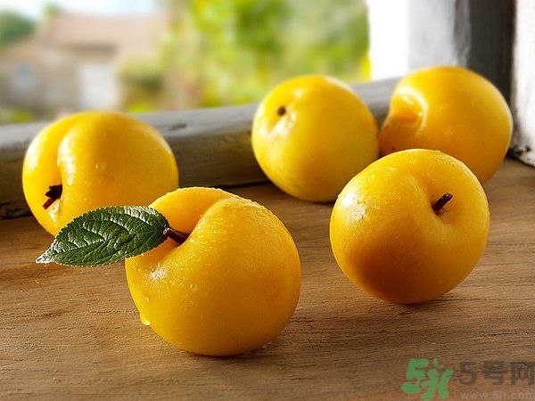 為什么說(shuō)李子樹下埋死人？李子的食用禁忌有哪些？