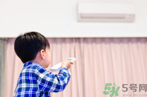 吹空調臉紅怎么回事?吹空調臉發(fā)燙怎么辦