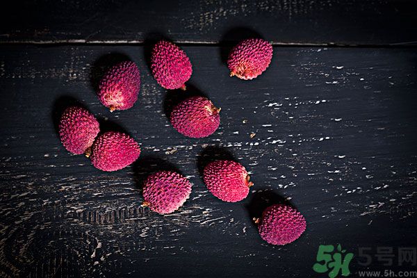 荔枝可以和雞蛋一起吃嗎？荔枝和雞蛋一起吃好嗎？
