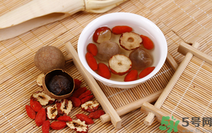 山楂枸杞一起泡水喝好嗎？山楂枸杞一起泡水喝有什么好處？