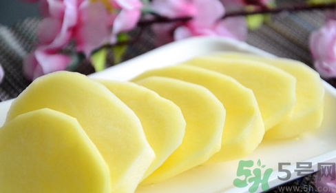 皮蛋可以和土豆一起吃嗎?皮蛋能和土豆同吃嗎? 皮蛋可以和土豆一起吃嗎?皮蛋能和土豆同吃嗎?