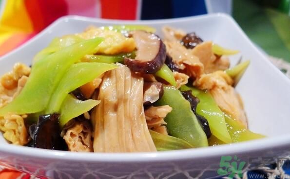 萵筍可以和香菇一起炒嗎？萵筍和香菇一起吃好嗎？